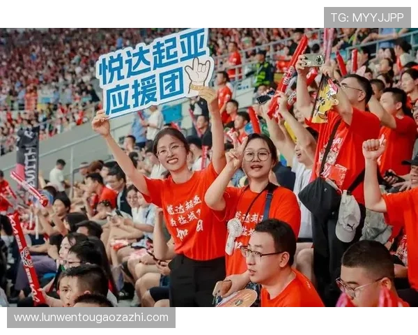 球员家属现场助威化作温暖力量点燃赛场激励士气暖心时刻动人瞬间